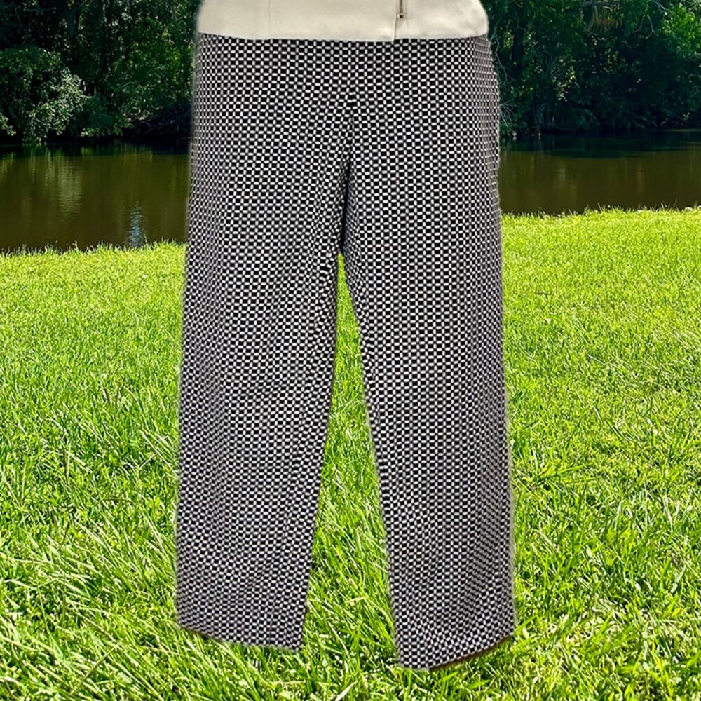 WHBM Capri Slim Ankle Black & White Checker Invisible Side Zip Cotton Capri 4R